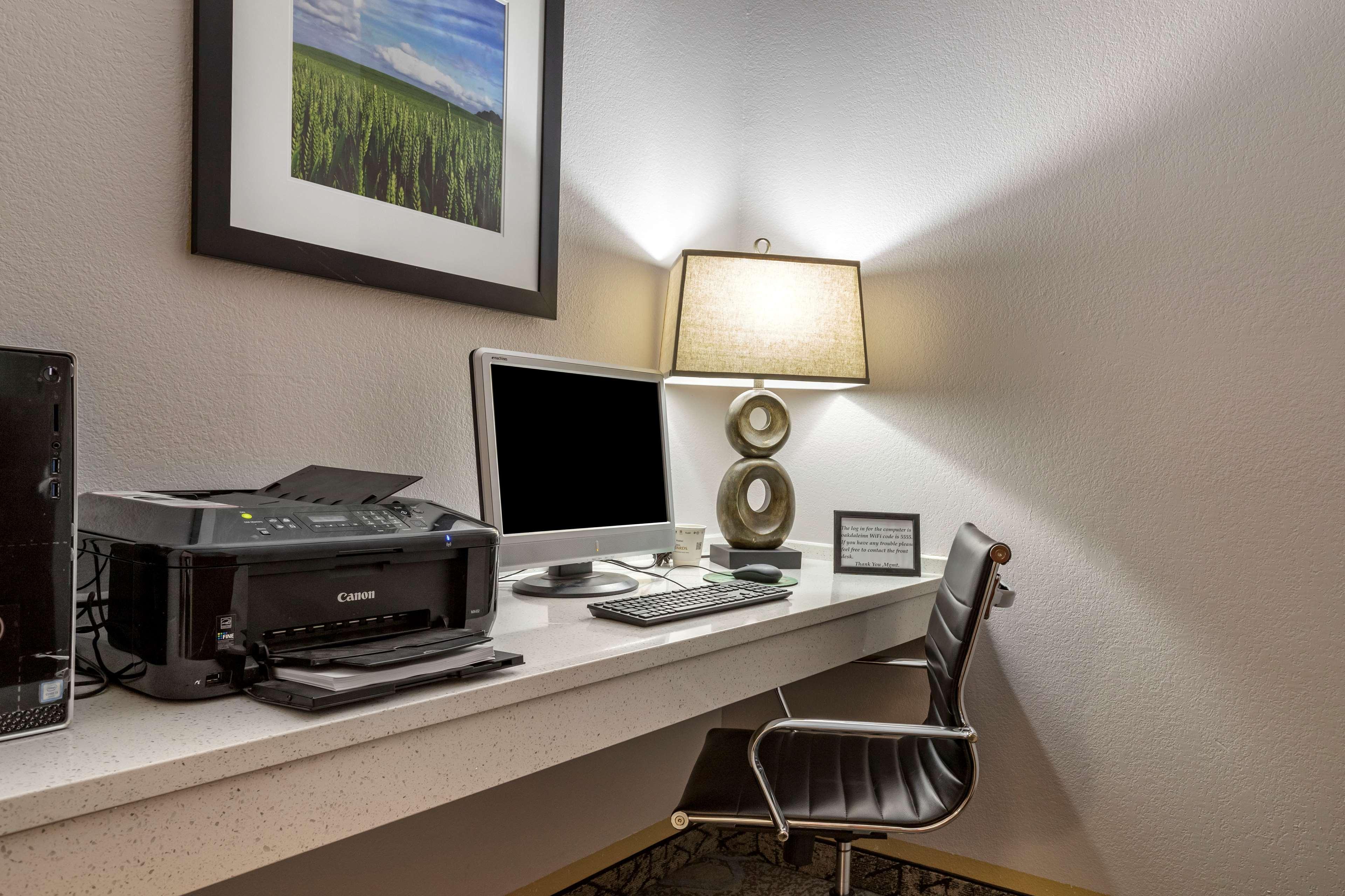 Best Western Oakdale Inn Extérieur photo
