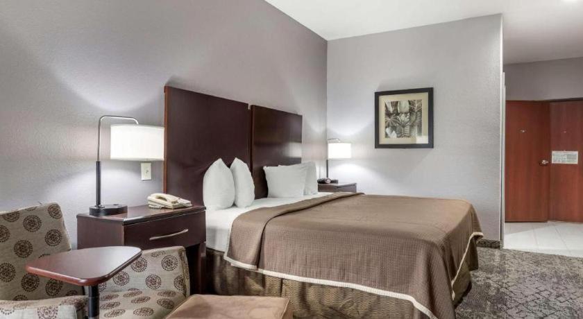 Best Western Oakdale Inn Extérieur photo