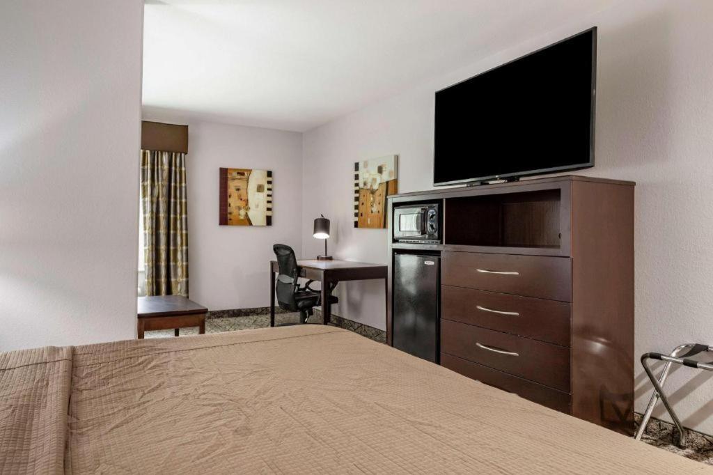 Best Western Oakdale Inn Extérieur photo