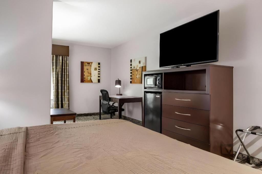 Best Western Oakdale Inn Extérieur photo